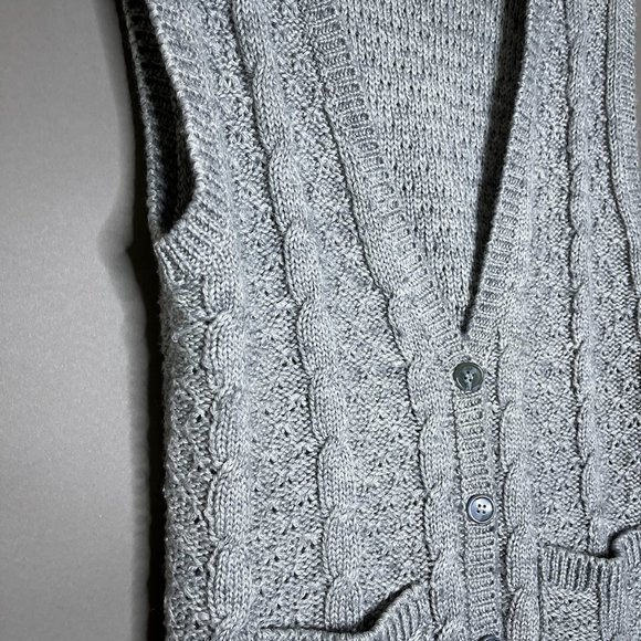 Alfred‎ Dunner Crochet Button Down Gray Vest Size Medium - Picture 4 of 8